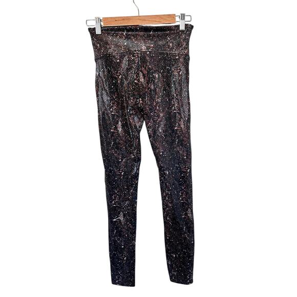 SPANX FAUX LEATHER SNAKE SHINE LEGGINGS Mocha Snake Print Medium NWOT - Picture 4 of 9